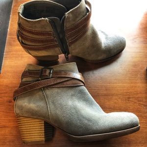 🌟 Gray booties 🌟